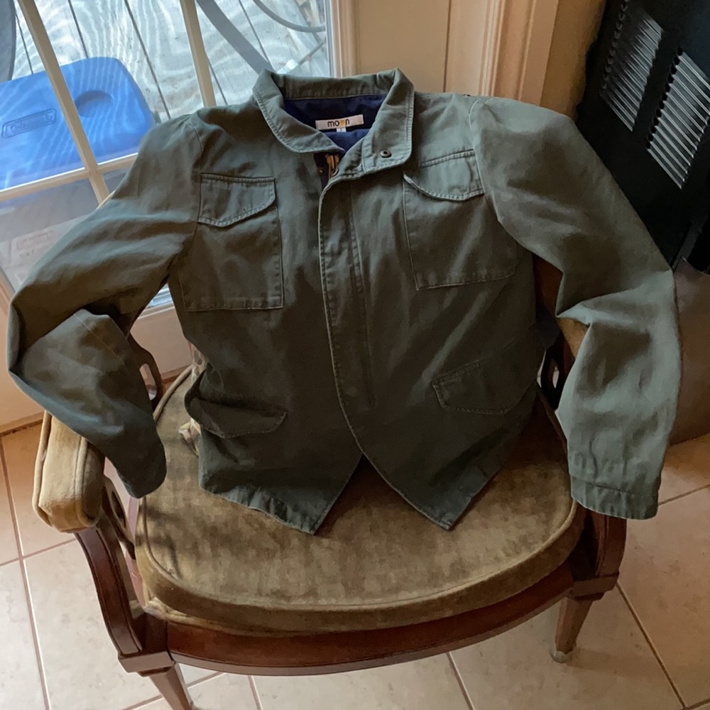 MOON, military style olive green jacket, size Sm🎖